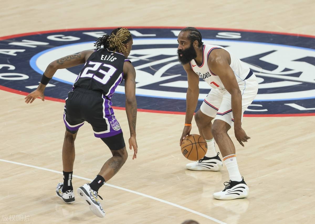 北京队鏖战篮网，哈登扛起全队的简单介绍