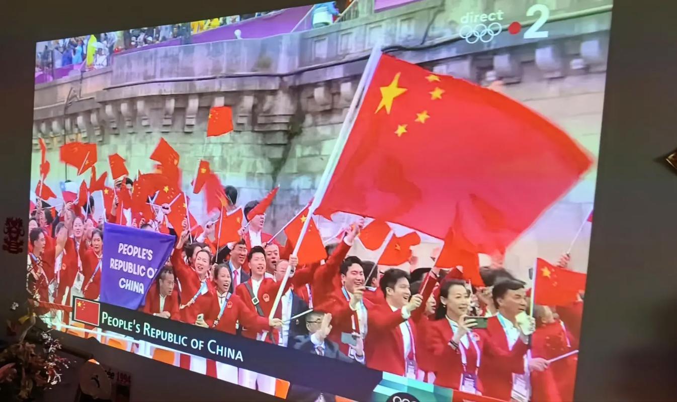 开云体育入口-包含中国队碾压英格兰队，马龙点燃赛场的词条