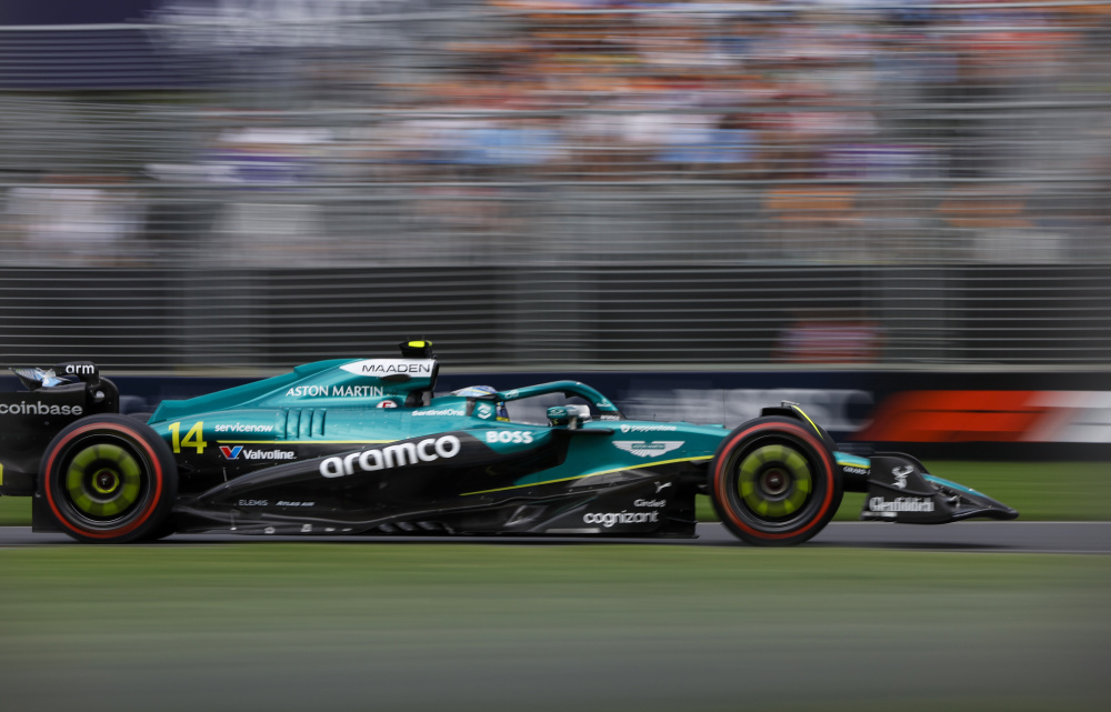 开云体育登录-梅赛德斯碾压哈斯车队，阿隆索统治全场